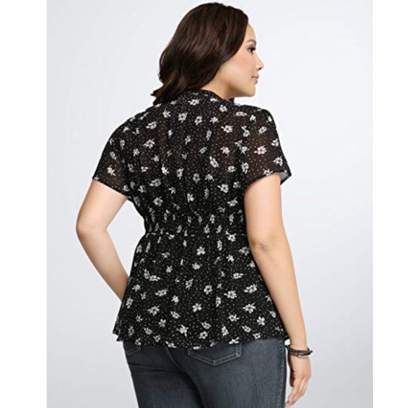 Torrid Black and White Floral Shirt - Picture 2 of 7